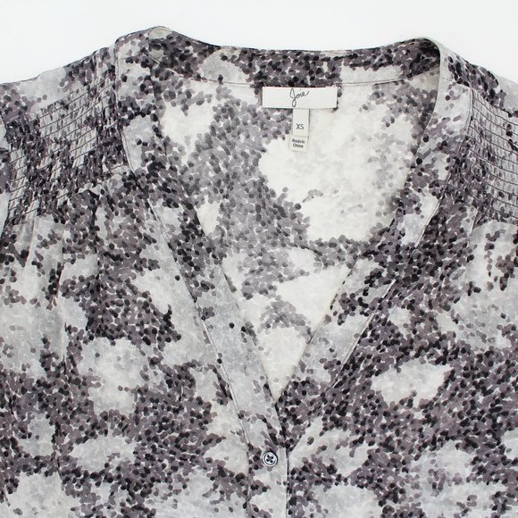 Joie Silk Blouse XS Gray White Floral Semi Sheer V Neck Puff Sleeve 34 Sleeve - Picture 3 of 12